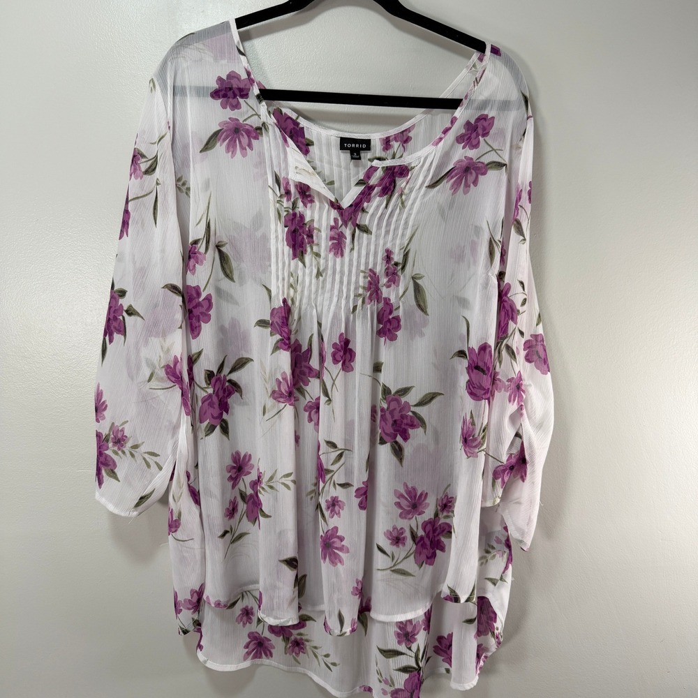 Torrid Blouse Womens Size 3 White Purple Floral Pintuck Georgette 3/4 Sleeve Top